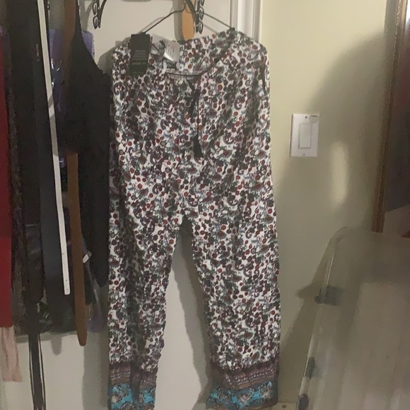 Size small beach linen pants - Picture 2 of 3